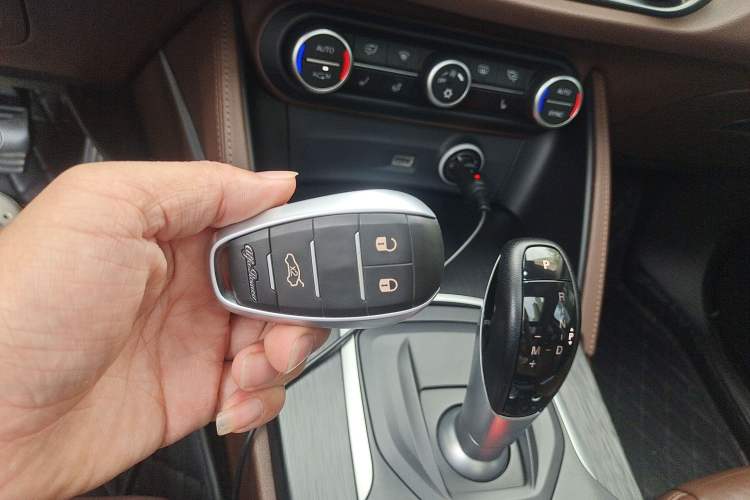 Used Alfa Romeo Stelvio 2017 2.0T 200HP Elite Edition Vehicle Key