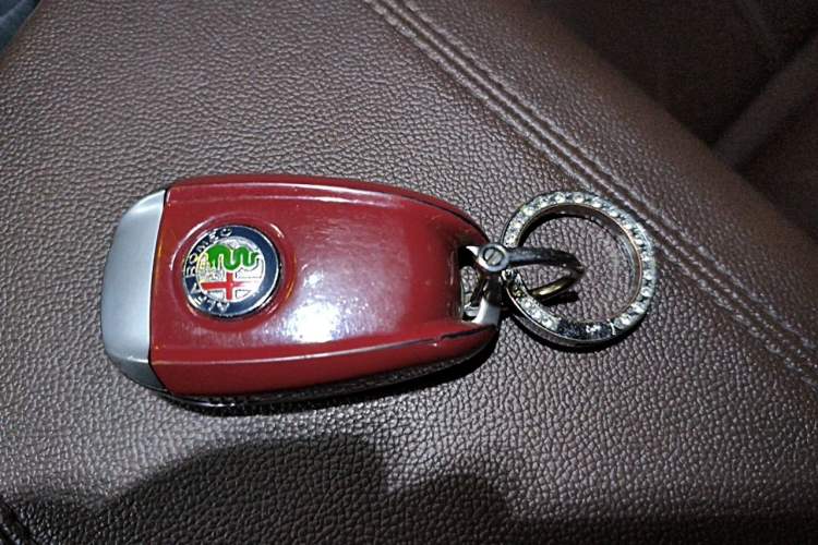 Used Alfa Romeo Stelvio 2017 2.0T 200HP Luxury Edition Vehicle Key
