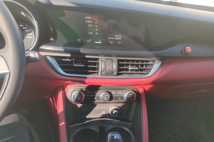 Used Alfa Romeo Stelvio 2017 2.0T 200HP Luxury Edition Audio And AC Panel