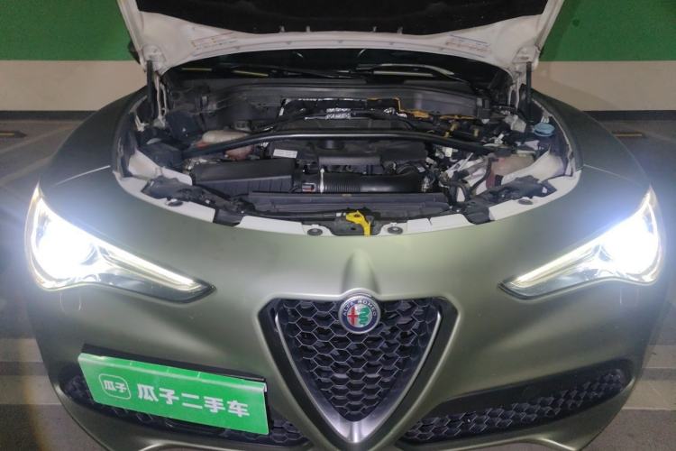 Used Alfa Romeo Stelvio 2017 2.0T 280HP Luxury Edition Engine Bay