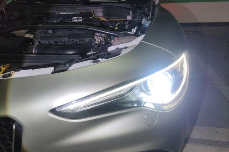 Used Alfa Romeo Stelvio 2017 2.0T 280HP Luxury Edition Engine Bay Left