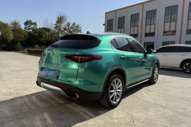 Used Alfa Romeo Stelvio 2017 2.0T 200HP Luxury Edition Exterior 6
