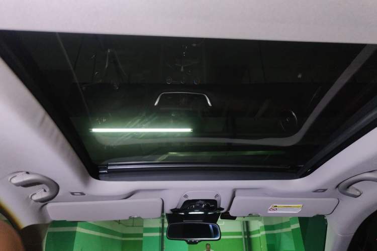 Used Alfa Romeo Stelvio 2017 2.0T 280HP Luxury Edition Headliner