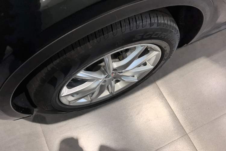 Used Alfa Romeo Stelvio 2017 2.0T 280HP Luxury Edition Left Front Wheel Hub