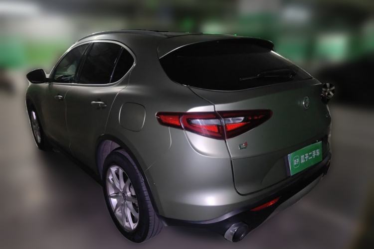 Used Alfa Romeo Stelvio 2017 2.0T 280HP Luxury Edition Rear Left 45 Deg