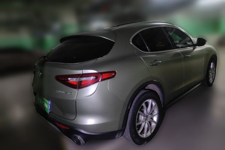Used Alfa Romeo Stelvio 2017 2.0T 280HP Luxury Edition Rear Right 45 Deg