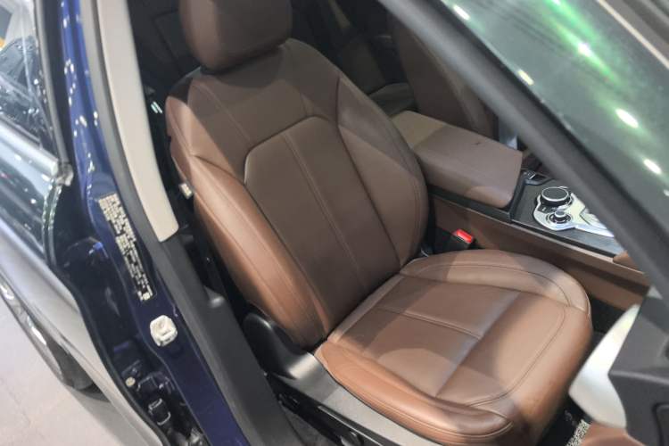 Used Alfa Romeo Stelvio 2017 2.0T 280HP Luxury Edition Right Front Seat