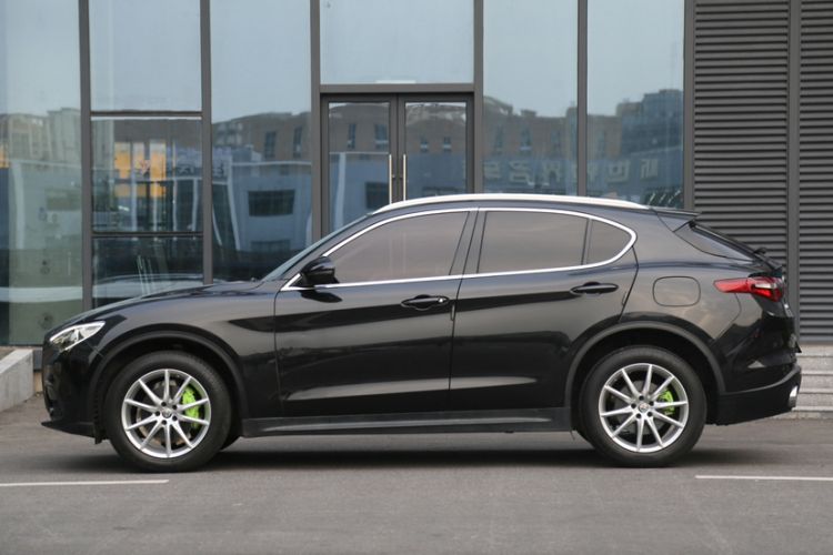 Used Alfa Romeo Stelvio 2017 2.0T 200HP Luxury Edition Exterior 1