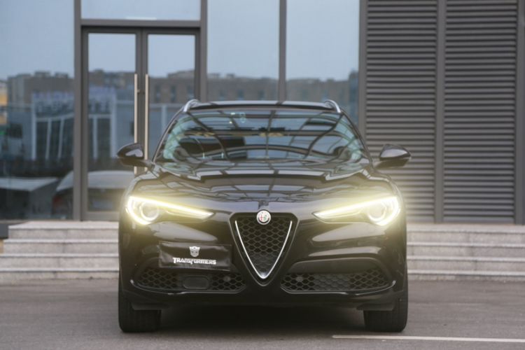 Used Alfa Romeo Stelvio 2017 2.0T 200HP Luxury Edition Exterior 6