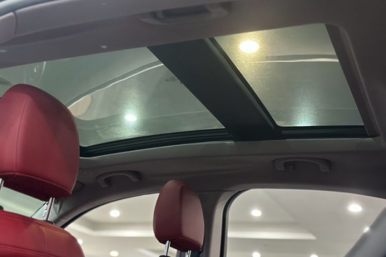 Used Alfa Romeo Stelvio 2017 2.0T 200HP Luxury Edition Headliner