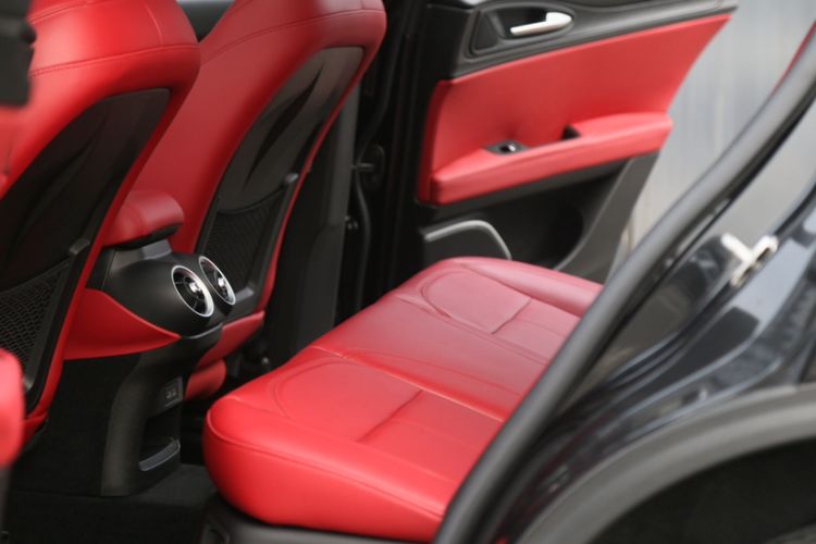 Used Alfa Romeo Stelvio 2017 2.0T 200HP Luxury Edition Interior 1