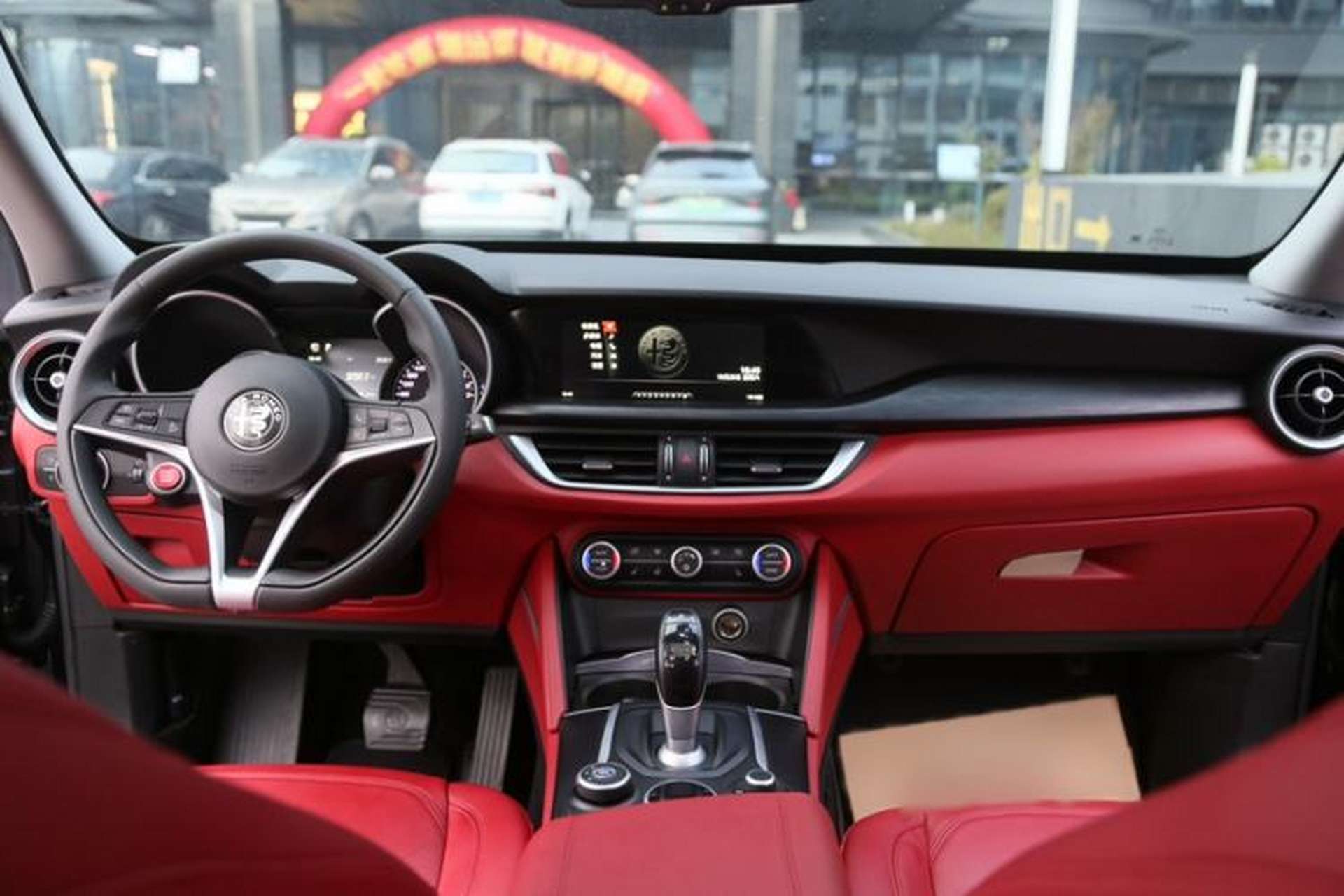 Used Alfa Romeo Stelvio 2017 2.0T 200HP Luxury Edition Interior 3