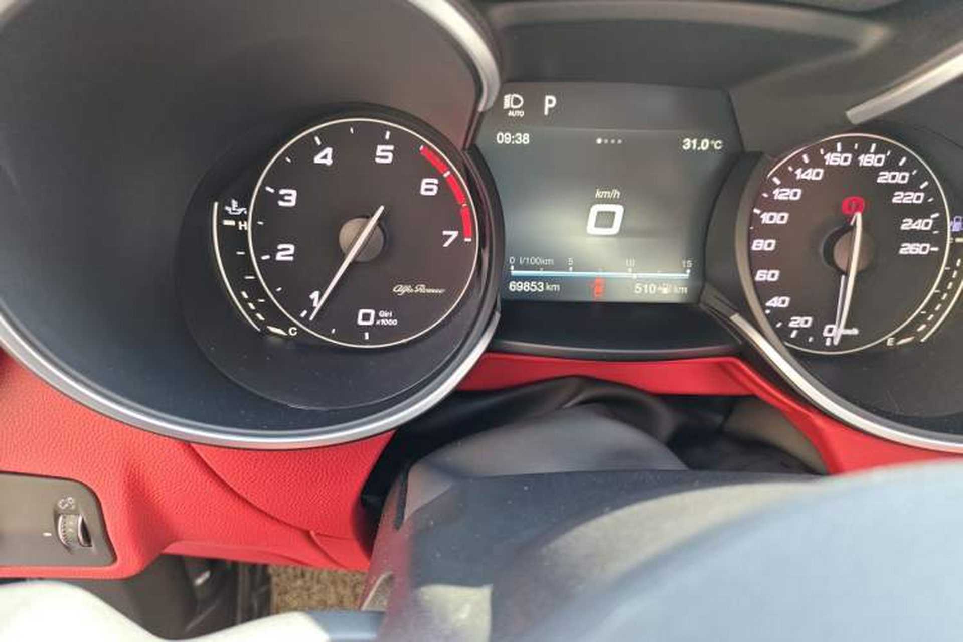 Used Alfa Romeo Stelvio 2017 2.0T 200HP Luxury Edition Odometer Close Up