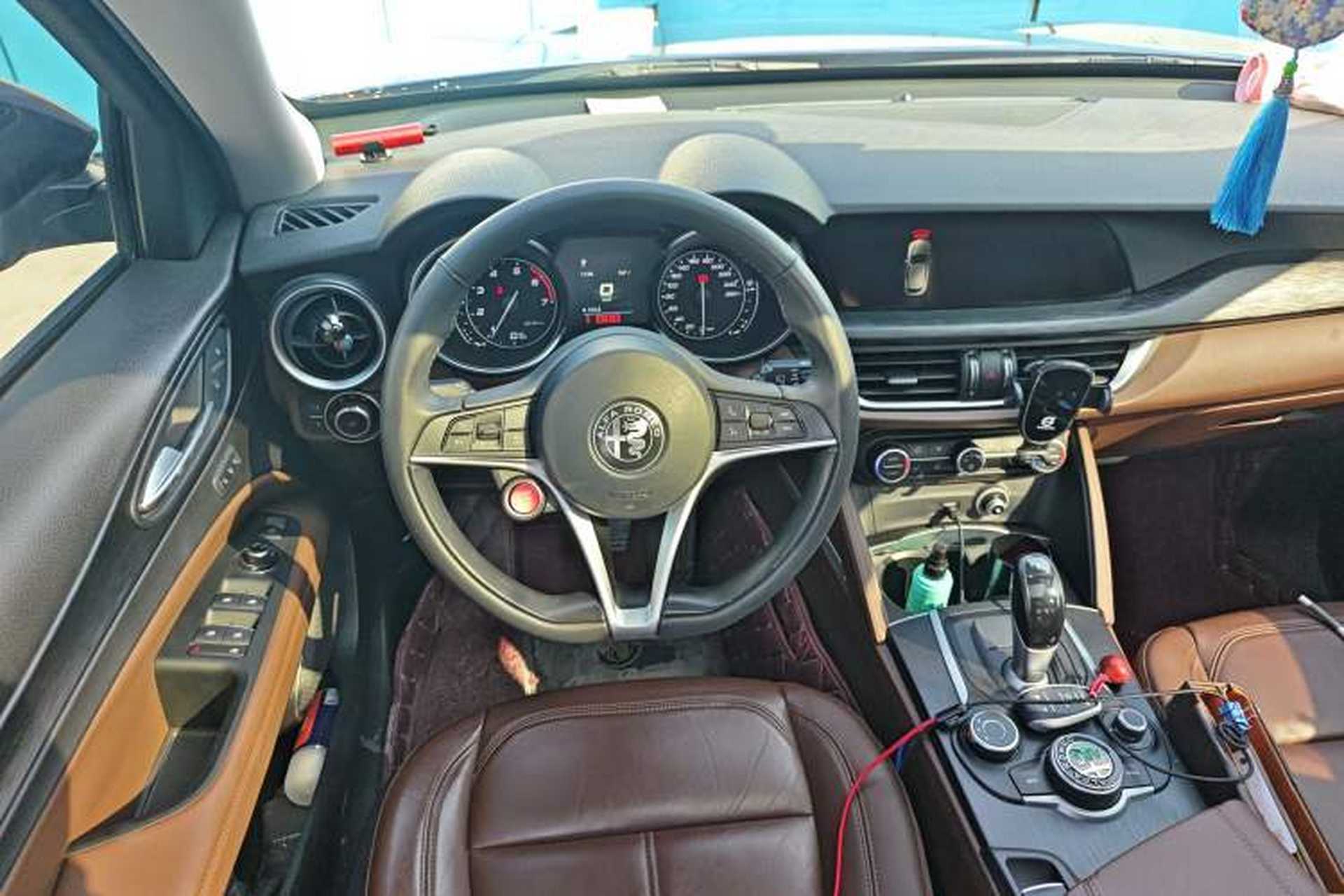 Used Alfa Romeo Stelvio 2017 2.0T 200HP Elite Edition Steering Wheel