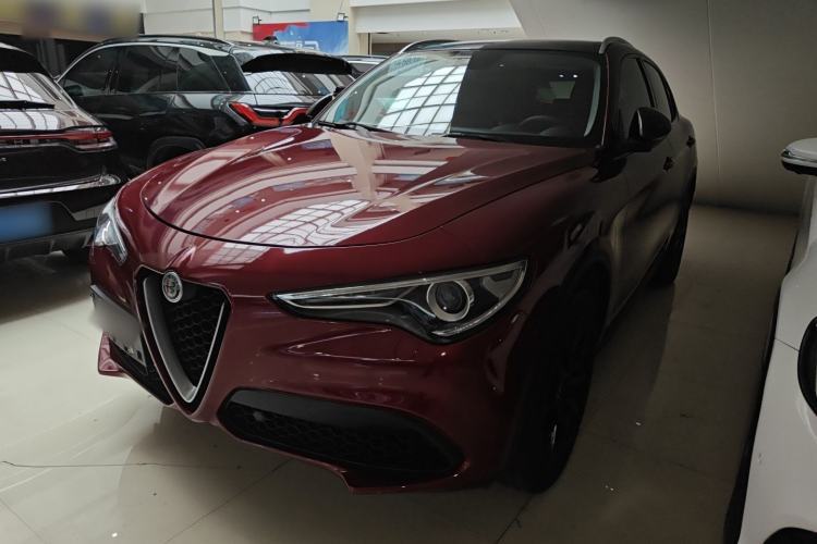 Used Alfa Romeo Stelvio 2017 2.0T 280HP Luxury Edition Guazi used car, China used car export, Used car for sale, Used Alfa Romeo cars, Cheapest cars for sale