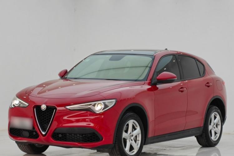 Alfa Romeo Stelvio 2017