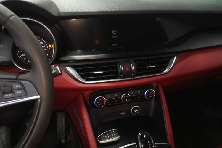 Used Alfa Romeo Stelvio 2017 2.0T 200HP Elite Edition Audio And AC Panel