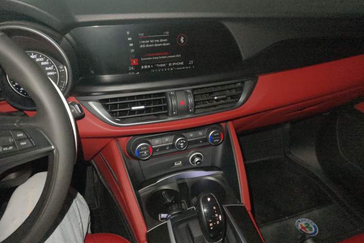 Used Alfa Romeo Stelvio 2017 2.0T 200HP Luxury Edition Audio And AC Panel