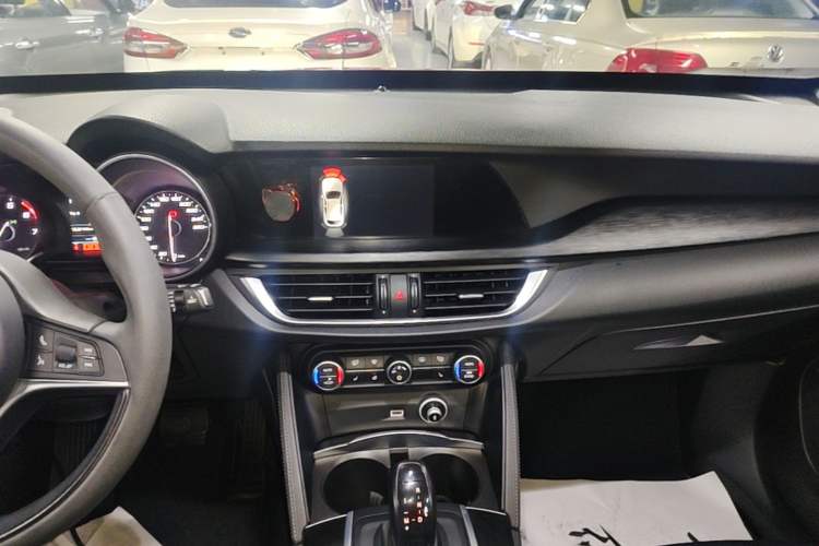 Used Alfa Romeo Stelvio 2017 2.0T 200HP Elite Edition Audio And AC Panel