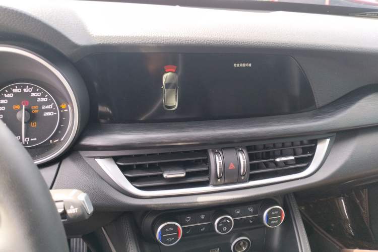 Used Alfa Romeo Stelvio 2017 2.0T 200HP Luxury Edition Audio And AC Panel