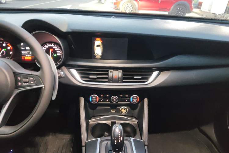 Used Alfa Romeo Stelvio 2017 2.0T 200HP Elite Edition Audio And AC Panel