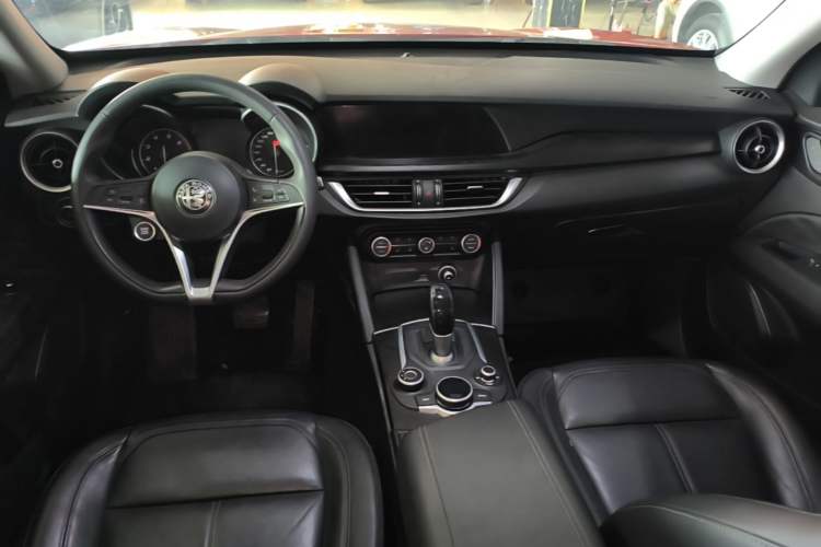 Used Alfa Romeo Stelvio 2017 2.0T 200HP Elite Edition Center Console