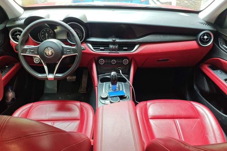 Used Alfa Romeo Stelvio 2017 2.0T 200HP Elite Edition Center Console