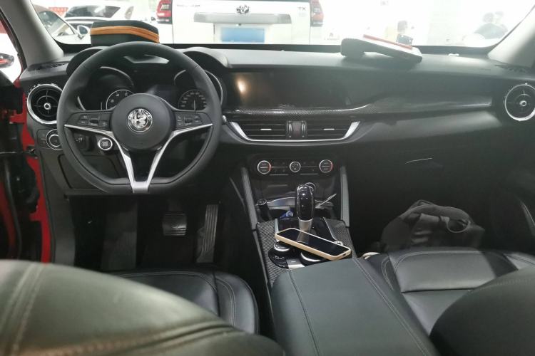 Used Alfa Romeo Stelvio 2017 2.0T 200HP Elite Edition Center Console