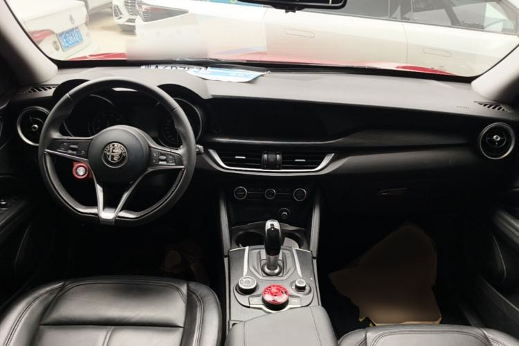 Used Alfa Romeo Stelvio 2017 2.0T 200HP Elite Edition Center Console