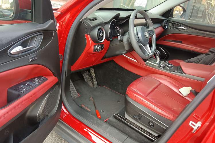 Used Alfa Romeo Stelvio 2017 2.0T 200HP Elite Edition Driver Seat