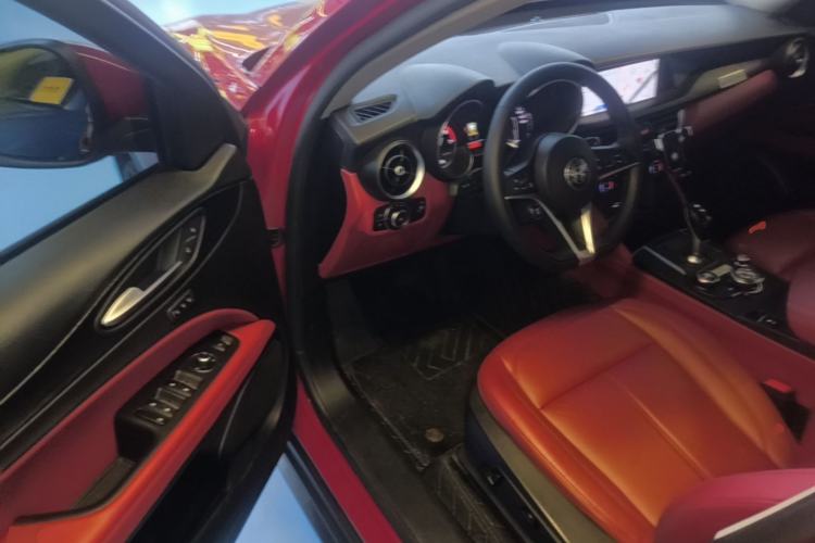 Used Alfa Romeo Stelvio 2017 2.0T 200HP Elite Edition Driver Seat