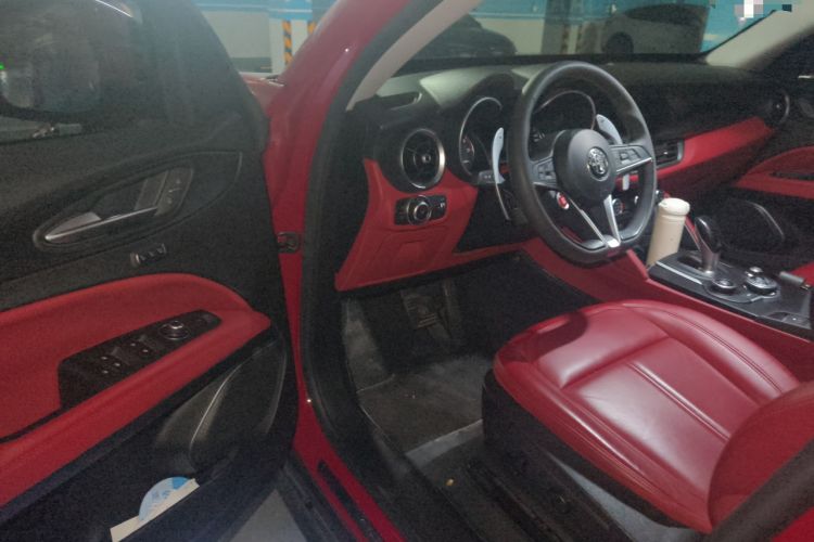 Used Alfa Romeo Stelvio 2017 2.0T 200HP Luxury Edition Driver Seat