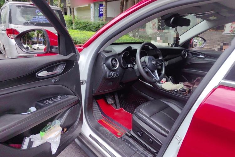 Used Alfa Romeo Stelvio 2017 2.0T 200HP Luxury Edition Driver Seat