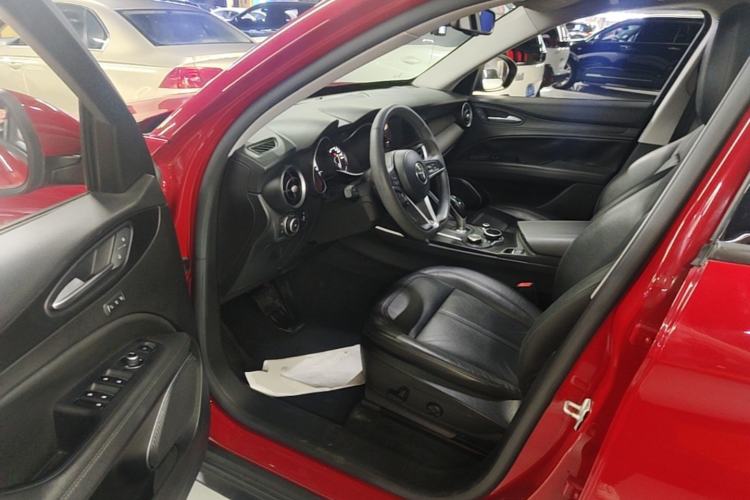 Used Alfa Romeo Stelvio 2017 2.0T 200HP Elite Edition Driver Seat