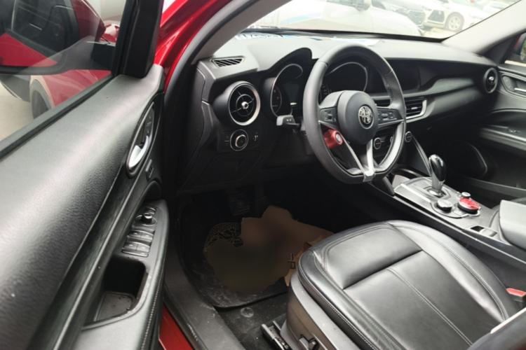 Used Alfa Romeo Stelvio 2017 2.0T 200HP Elite Edition Driver Seat