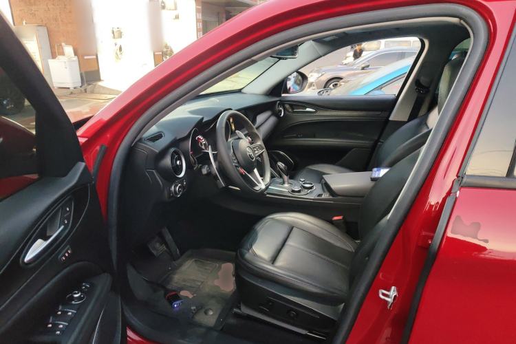 Used Alfa Romeo Stelvio 2017 2.0T 200HP Elite Edition Driver Seat
