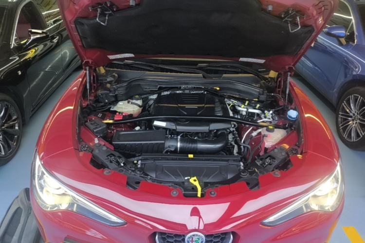Used Alfa Romeo Stelvio 2017 2.0T 200HP Elite Edition Engine Bay