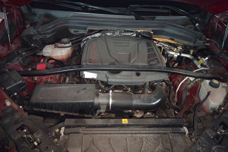 Used Alfa Romeo Stelvio 2017 2.0T 280HP Luxury Edition Engine Bay