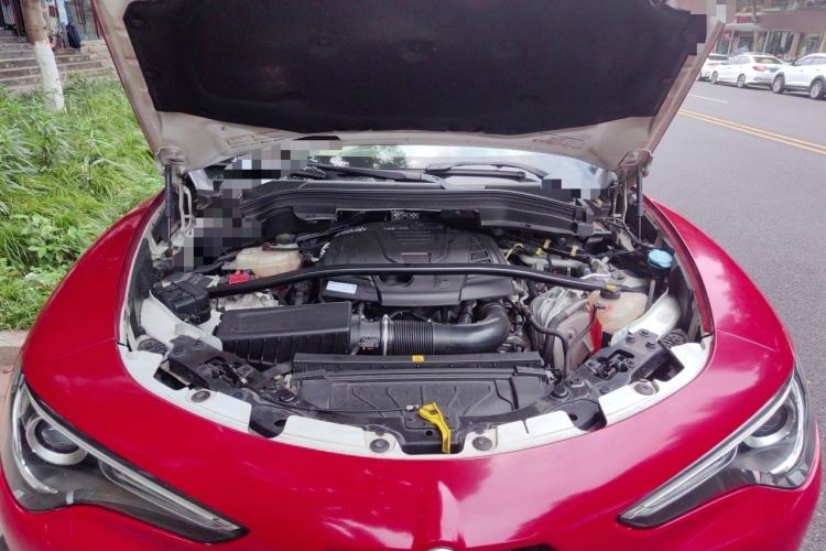 Used Alfa Romeo Stelvio 2017 2.0T 200HP Luxury Edition Engine Bay
