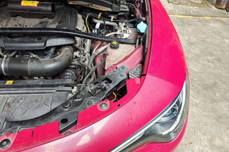 Used Alfa Romeo Stelvio 2017 2.0T 200HP Elite Edition Engine Bay Left