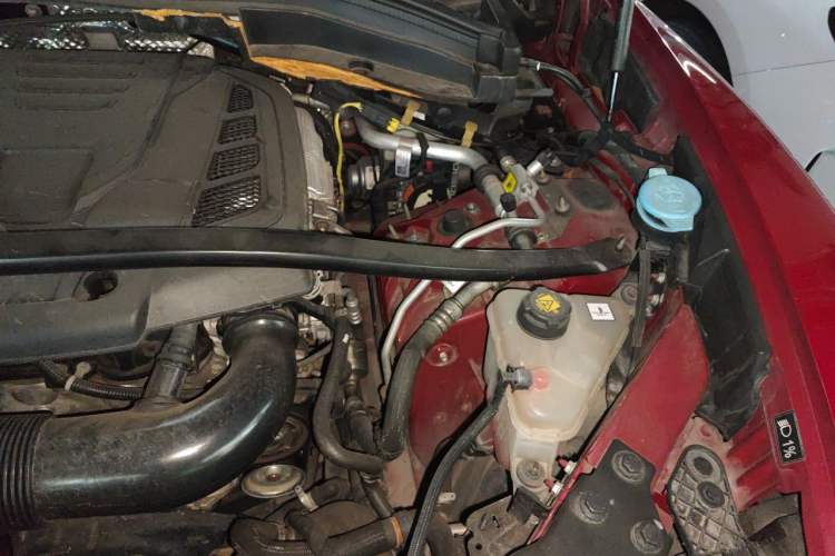 Used Alfa Romeo Stelvio 2017 2.0T 280HP Luxury Edition Engine Bay Left