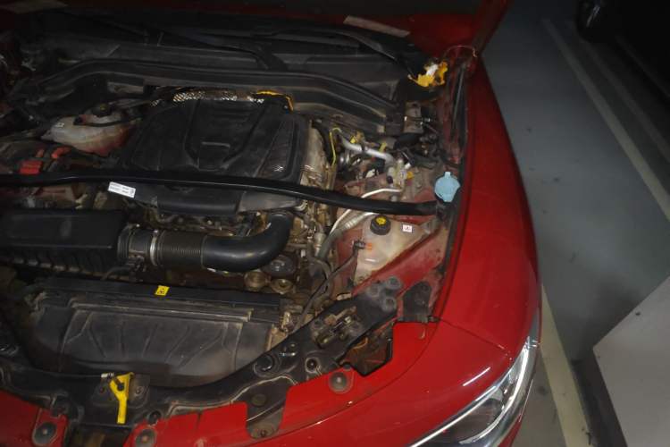 Used Alfa Romeo Stelvio 2017 2.0T 200HP Luxury Edition Engine Bay Left