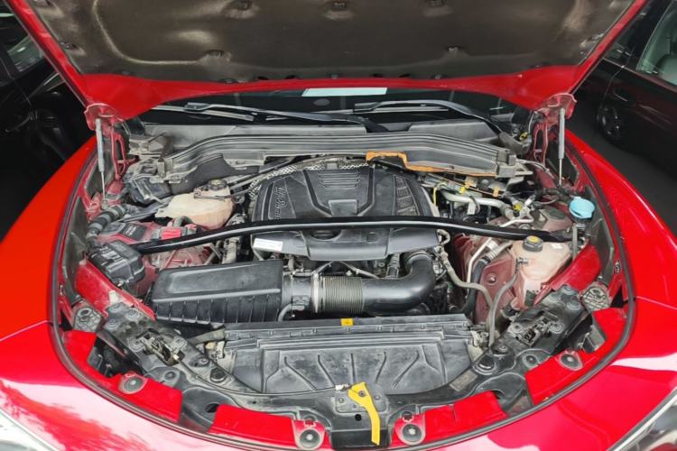 Used Alfa Romeo Stelvio 2017 2.0T 200HP Elite Edition Engine Bay