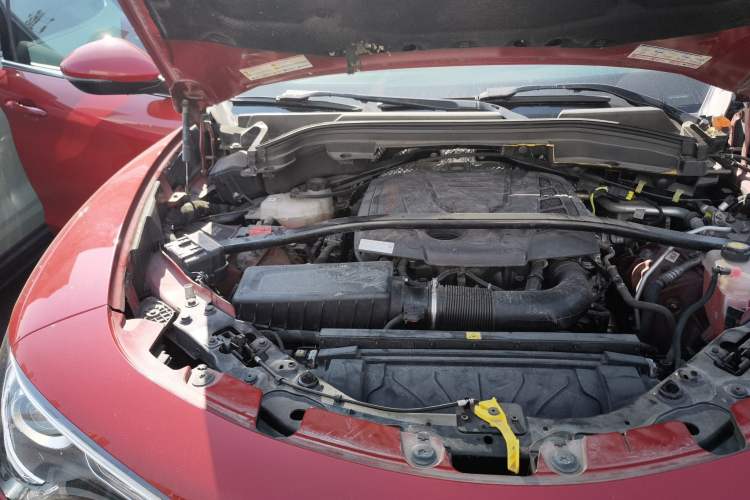 Used Alfa Romeo Stelvio 2017 2.0T 280HP Luxury Edition Engine Bay Right