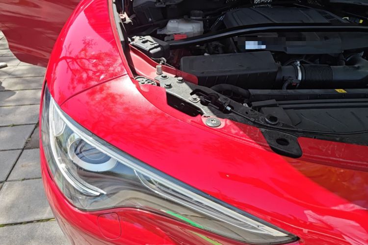 Used Alfa Romeo Stelvio 2017 2.0T 200HP Luxury Edition Engine Bay Right