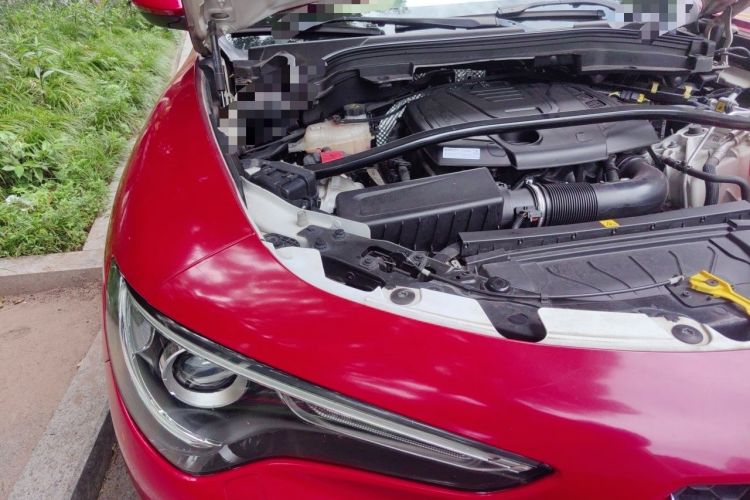 Used Alfa Romeo Stelvio 2017 2.0T 200HP Luxury Edition Engine Bay Right