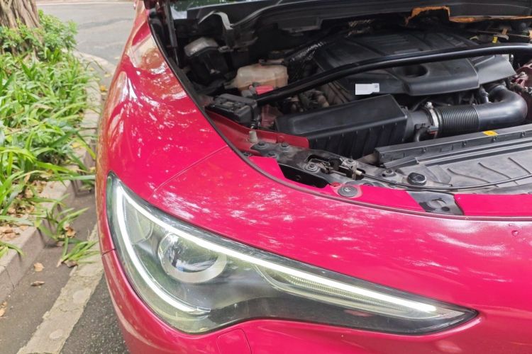 Used Alfa Romeo Stelvio 2017 2.0T 200HP Elite Edition Engine Bay Right