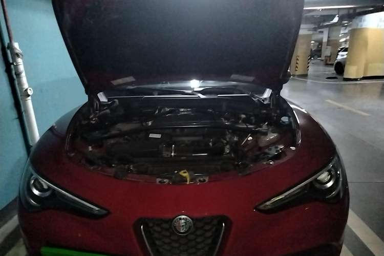 Used Alfa Romeo Stelvio 2017 2.0T 200HP Elite Edition Engine Bay