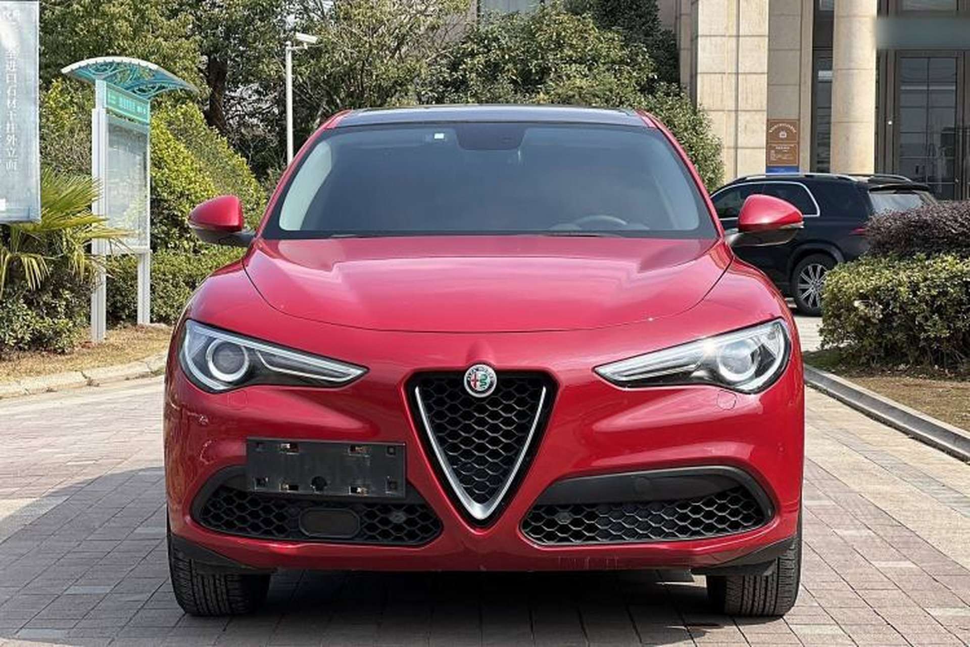 Used Alfa Romeo Stelvio 2017 2.0T 200HP Elite Edition Exterior 1