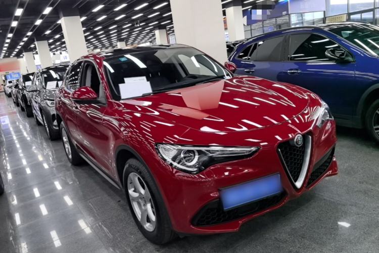Used Alfa Romeo Stelvio 2017 2.0T 200HP Elite Edition Exterior 1